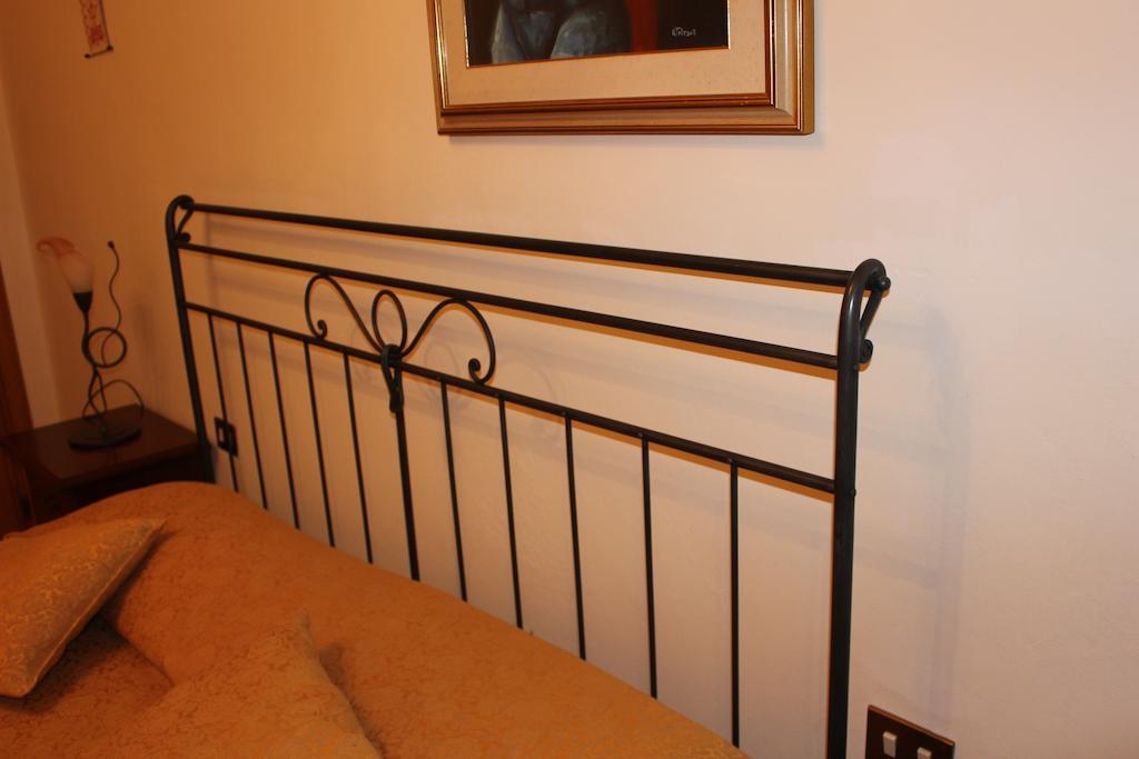 Apartamento Il Vecchio Cipresso San Gimignano Habitación foto