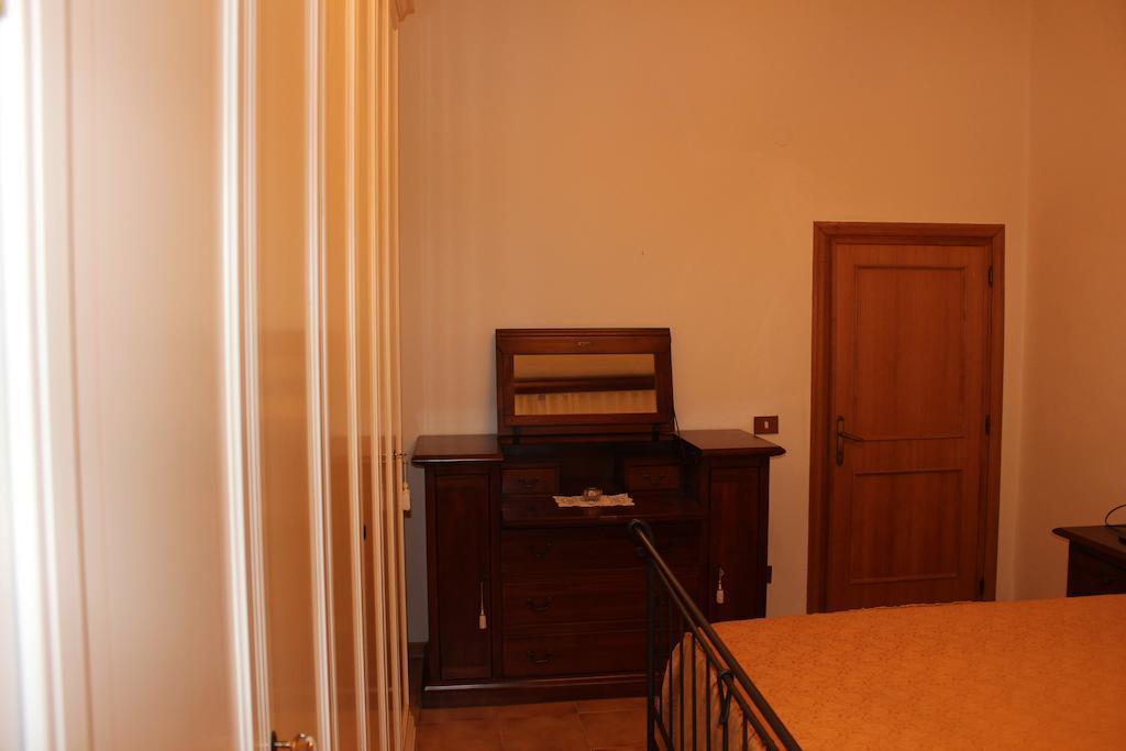 Apartamento Il Vecchio Cipresso San Gimignano Habitación foto