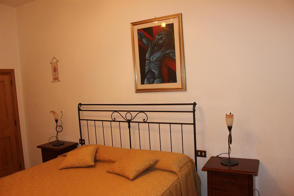 Apartamento Il Vecchio Cipresso San Gimignano Habitación foto